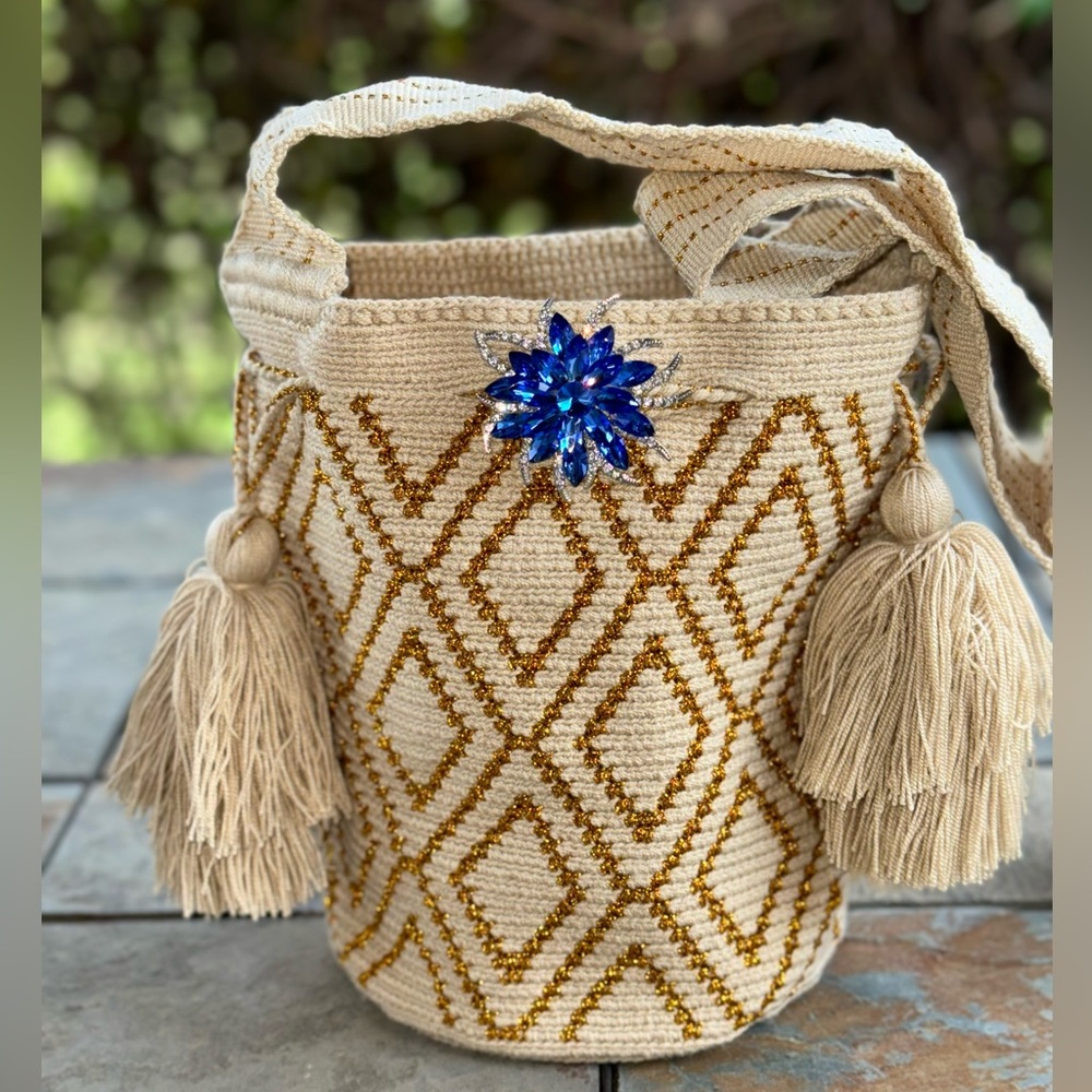 Authentic Wayuu Mochila Bag, Beige/Gold Rhomboid Design